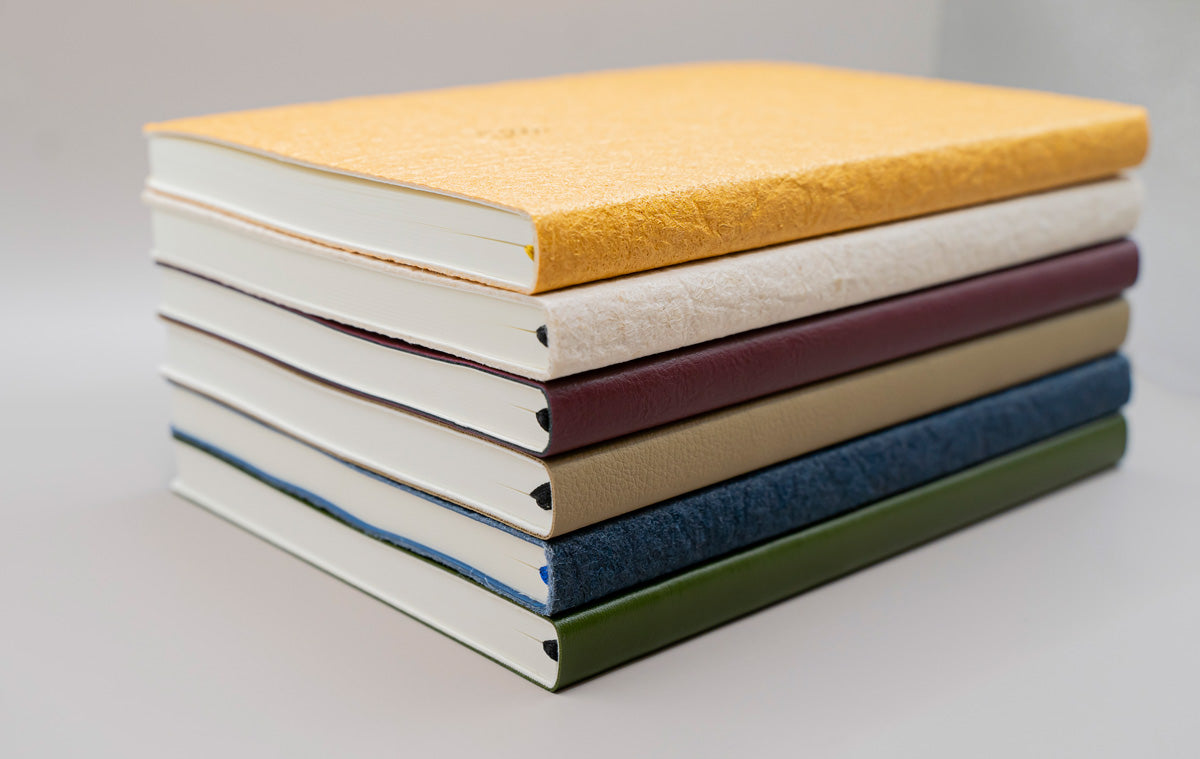 edle, nachhaltige Notizbücher aus veganem Leder. Die Notizbücher werden vollständig in der Schweiz hergestellt und sind somit swissmade