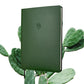 nachhaltiges, edles Notizbuch aus veganem Leder. Das Notizbuch wurde in der Schweiz hergestellt und handgefertigt. Das nachhaltige Notizbuch A5 ist aus Kaktusleder und hat die Farbe grün
